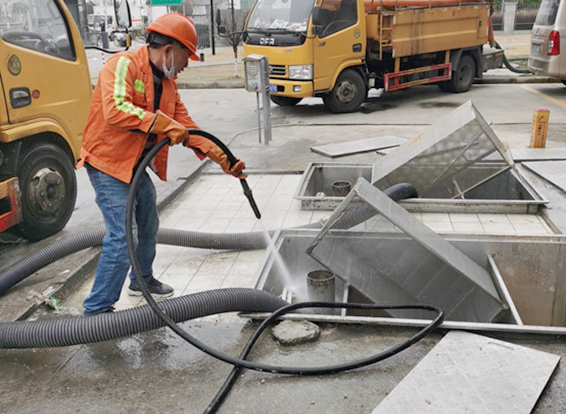 兴隆华侨农场隔油池清理